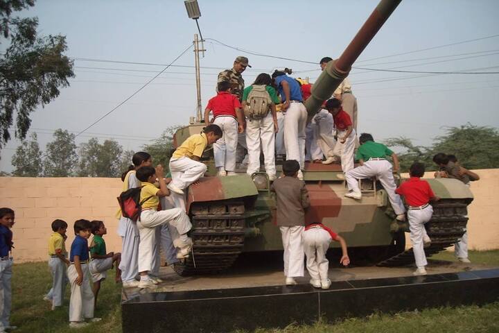 Arya Senior Secondary School-Educational Tour
