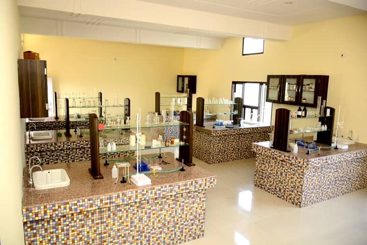 Bhagat Public School-Chemistry lab