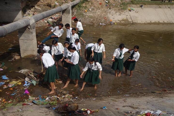 C R Public School-Swachh Bharat Abhiyan