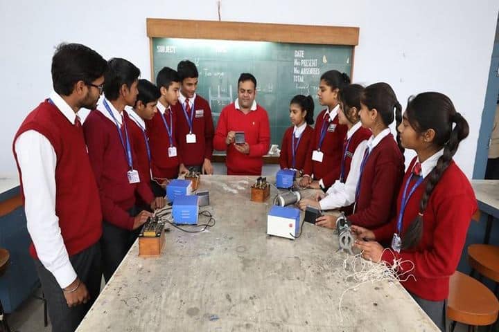 Campus School-Physics Lab