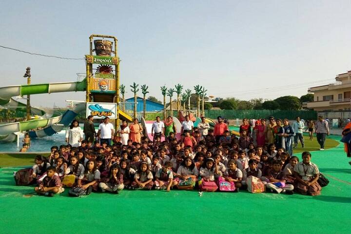 DAV Centenary Public School-Picnic