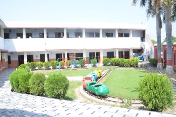 DAV Public School-School building