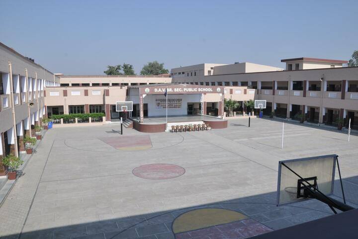 DAV Senior Secondary Public School-School Building