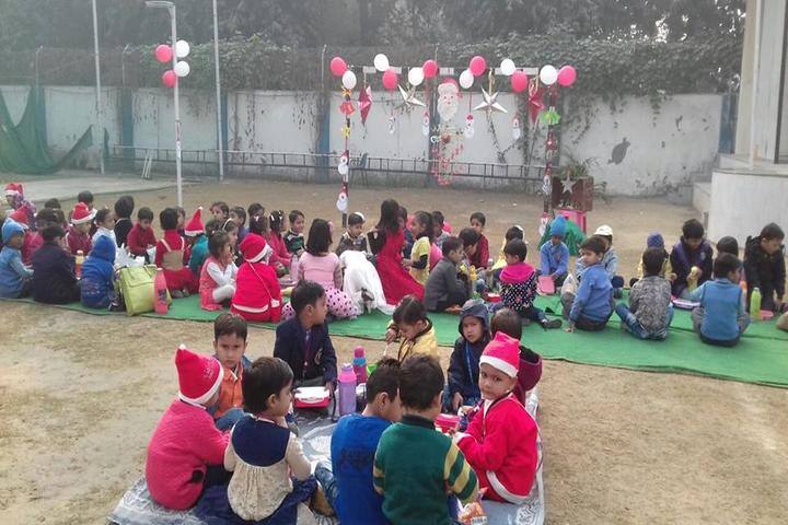 D C Model Senior Secondary School-Christmas Celebrations