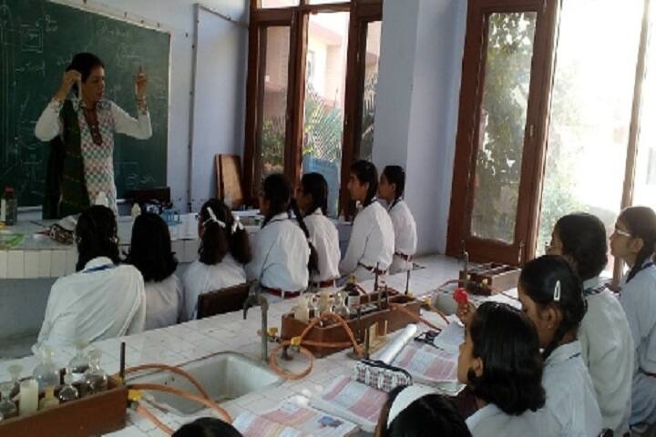 D C Model Senior Secondary School-Chemistry lab