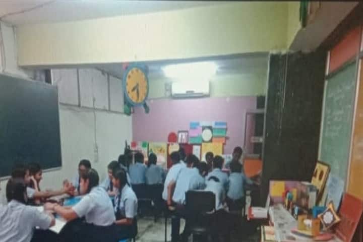 D C Model Senior Secondary School-Maths Lab