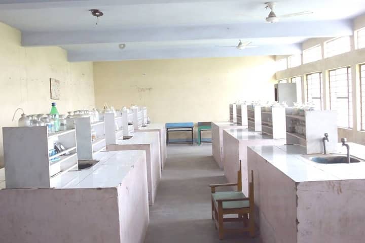 Delhi Public School-Chemistry Lab