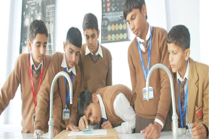 Daffodils Public School-Lab