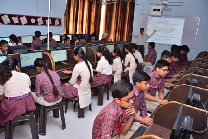 Dav Centenary Public School-Computer Lab