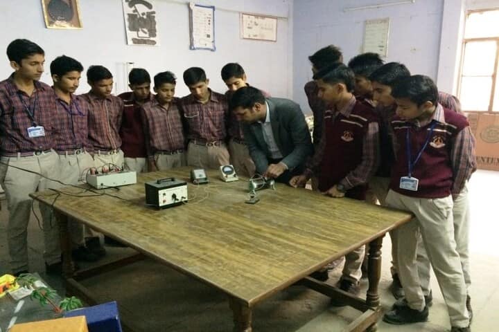 DAV Centenary Public School-Lab