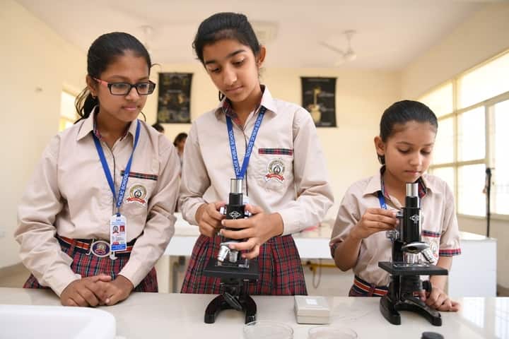 Dav Police Public School-Biology Lab