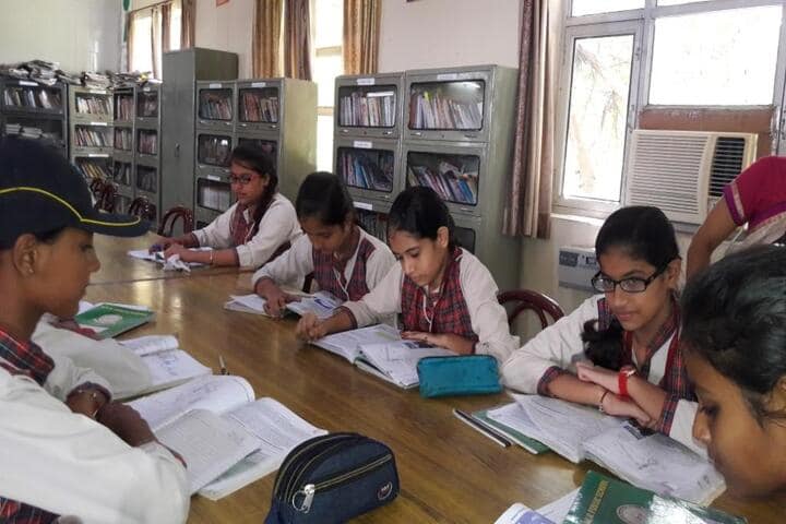 Dav Public School-Reading Room