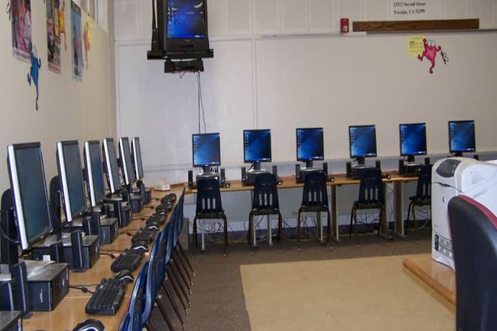 Dawn Nilayam Public School-IT Lab