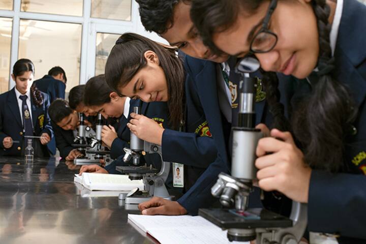 Delhi Public School-Biology Lab