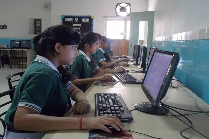 Delhi Public School - Computer Lab