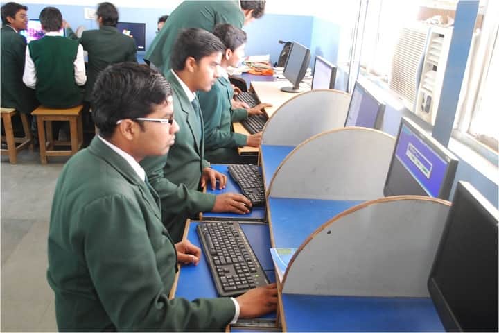 Delhi Public School-Computer Lab