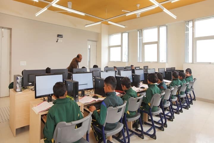 Delhi Public School-Computer Lab