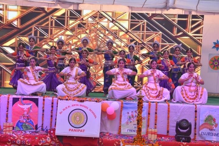 Dr M K K Arya Model School-Annual Meet Dance Performance