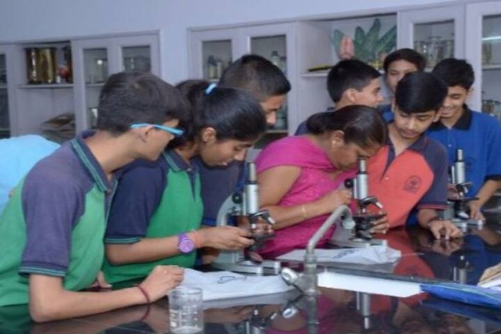 Eicher School-Biology Lab