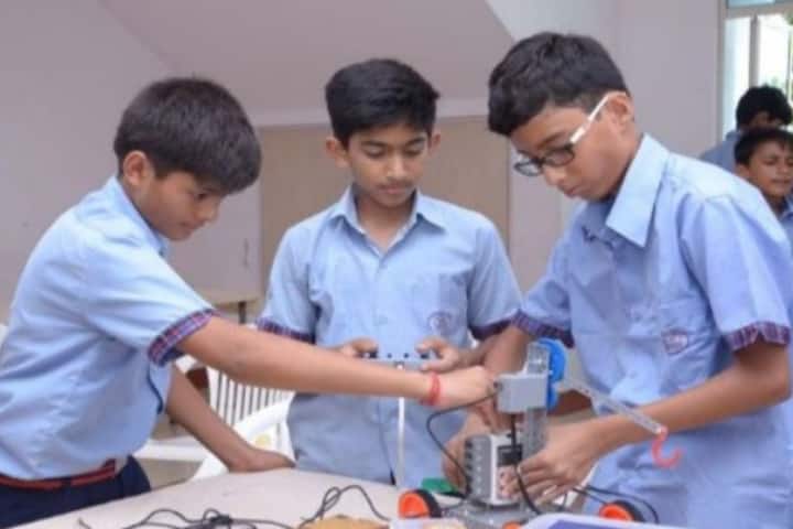 Eicher School-Physics Lab