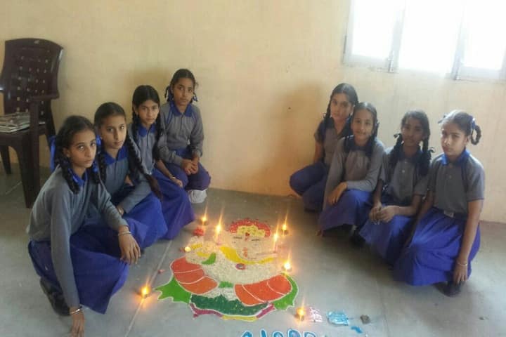 Future Diamonds Public School-Rangoli