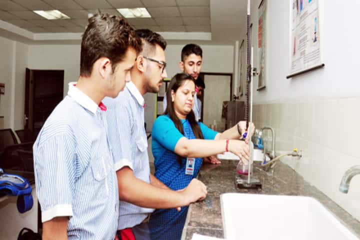 GD Goenka Global School-Chemistry Lab