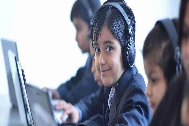 GDR The Gurukul Senior Secondary School-IT-lab