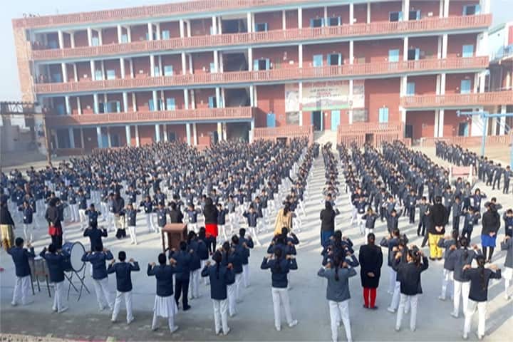 Geetanjali Senior Secondary School-Campus-View With Students