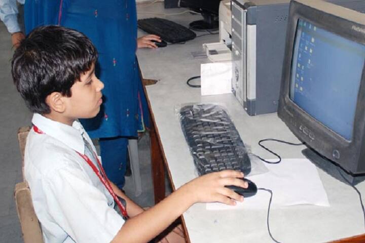 Gita Bal Niketan Senior Secondary School-IT-Lab