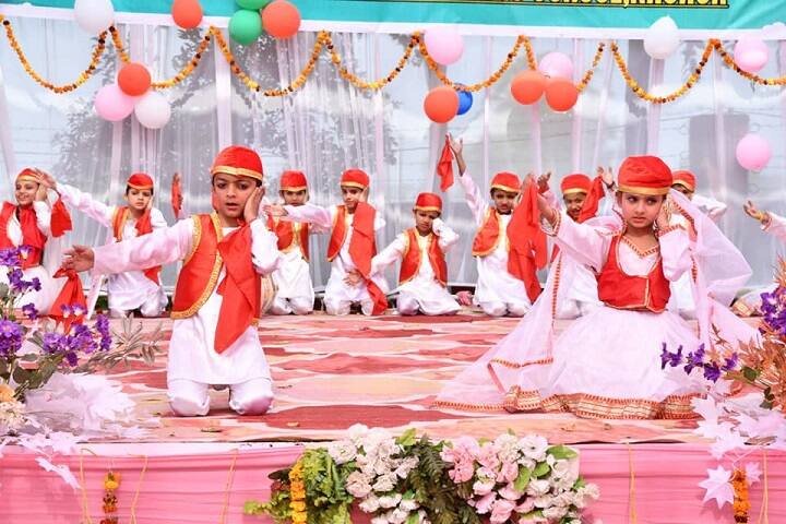 Green Fields Public School-Dance