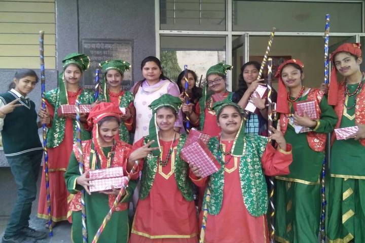 Green Wood Convent-Drama