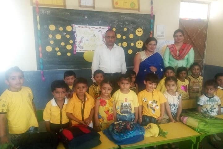 Greenland Public School-Yellow day celebrations