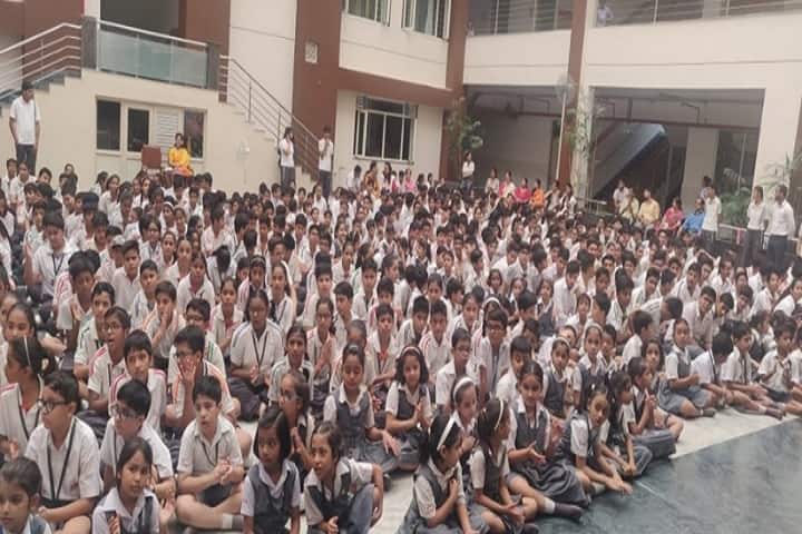 Greenwood Public School-Student gathering