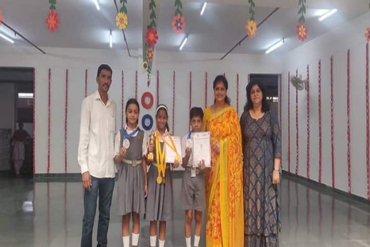 Greenwood Public School-students with medals
