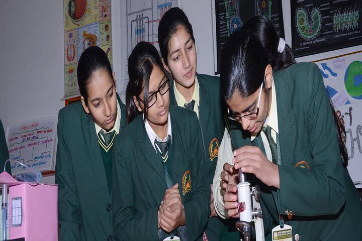 Guru Dronacharya Internal School-Lab