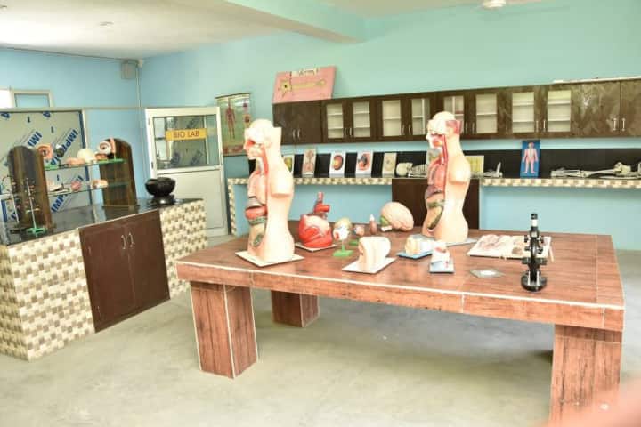Guru Nanak Public School-Biology Lab