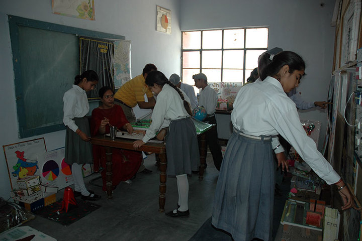 Guru Teg Bahadur Public School-Arts and Craft