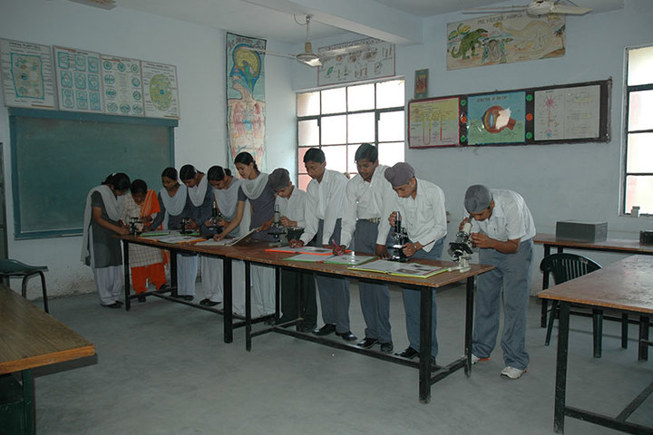 Guru Teg Bahadur Public School-Biology Lab