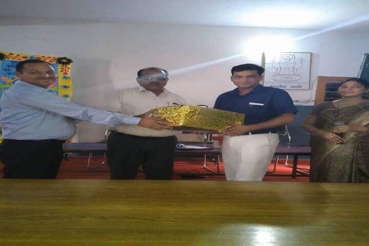 H D Senior Secondary Public School-Prize Distribution