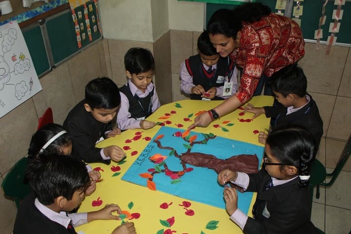 Hallmark Public School-Art room