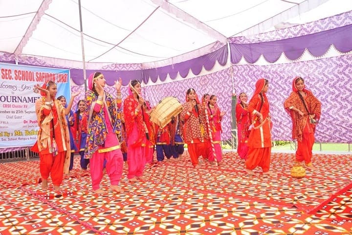 Haryana Senior Secondary School- Group Dance