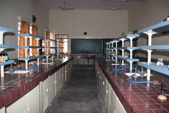 Holy Child Senior Secondary School-Chemistry Lab
