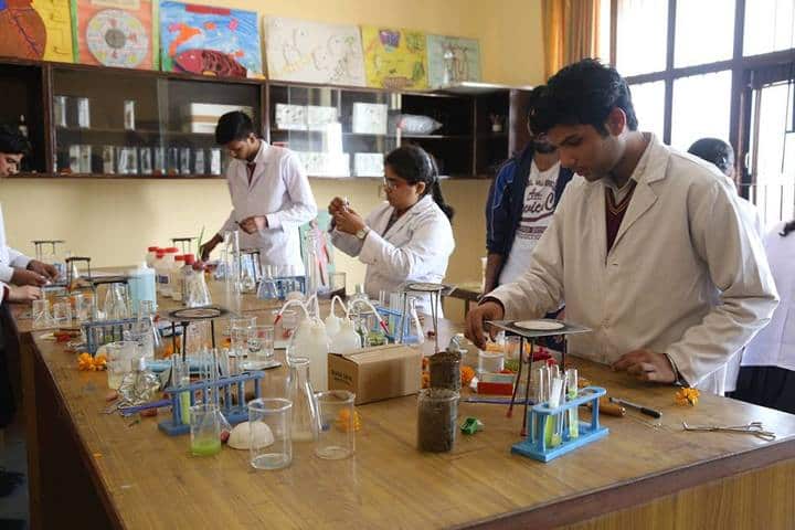 Indian Public School-Chemistry Lab