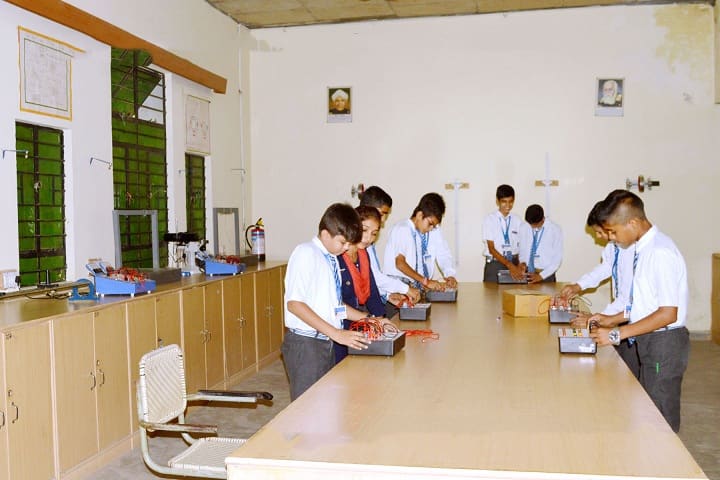 Jindal Public School-Physics Lab