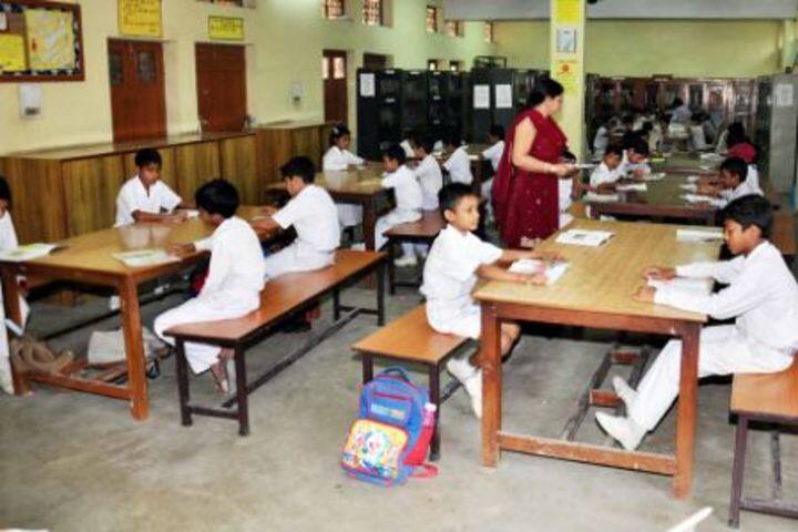 K L Mehta Dayanand Public Senior Secondary School-Library