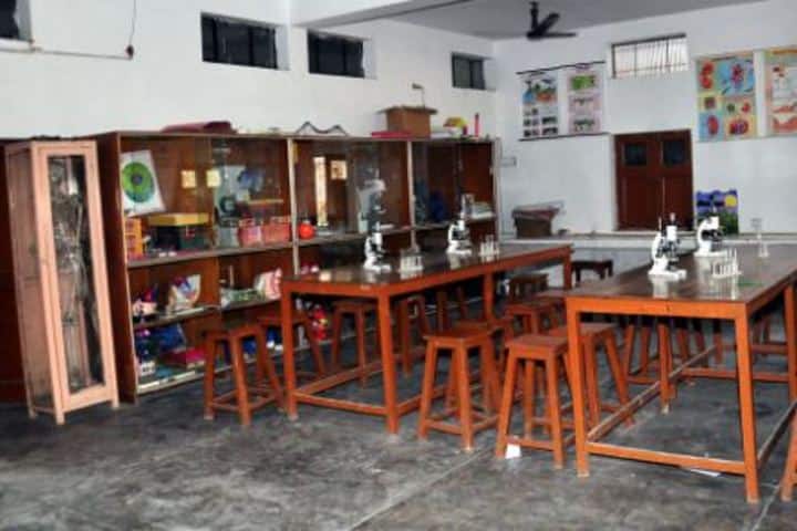 K L Mehta Dayanand Public Senior Secondary School-Science Lab