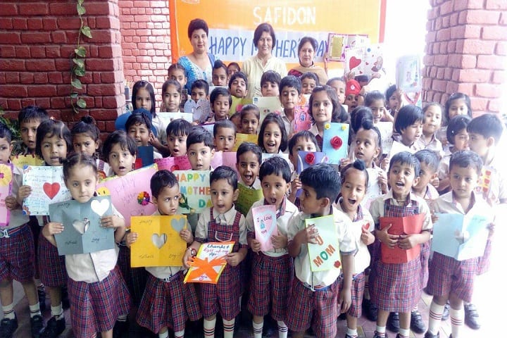 Kali Ram Dav Public School-Mother