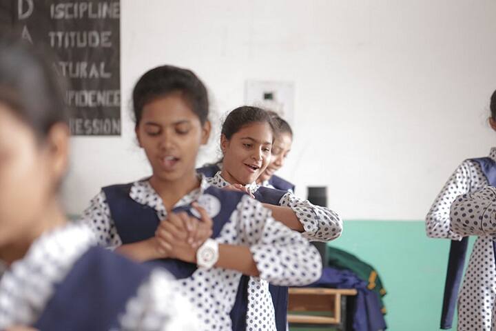 Amatir Kanya Gurukul-Dance