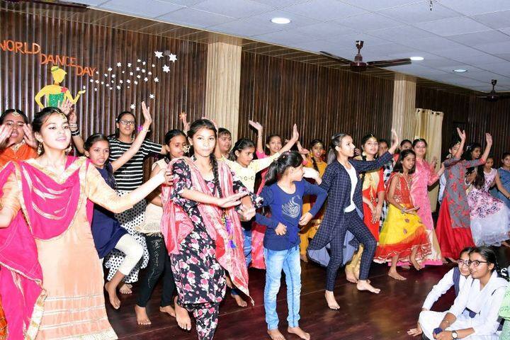 Kohinoor International Academy-Dance