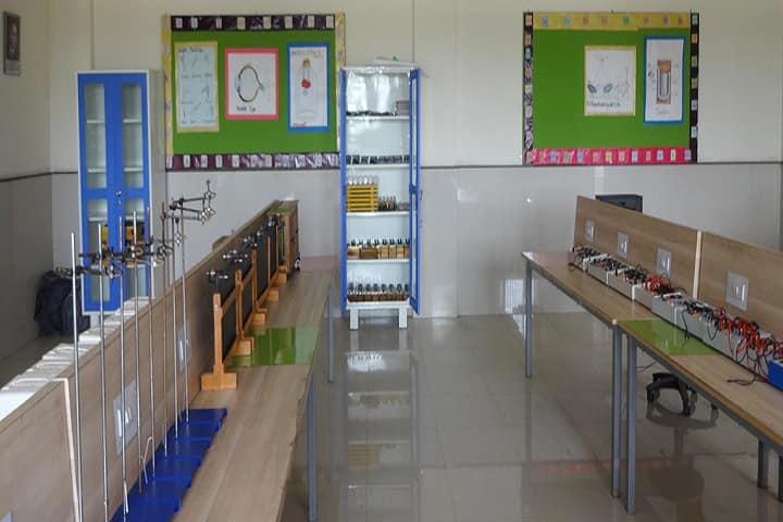 Maharishi Markandeshwar International School-Chemistry Lab